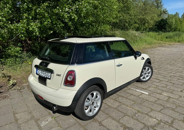 MINI ONE cena 25700 przebieg: 193000, rok produkcji 2009 z Bogatynia małe 254